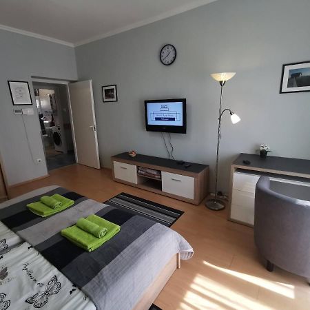 Smart Szallas Apartman Miskolc Ngoại thất bức ảnh