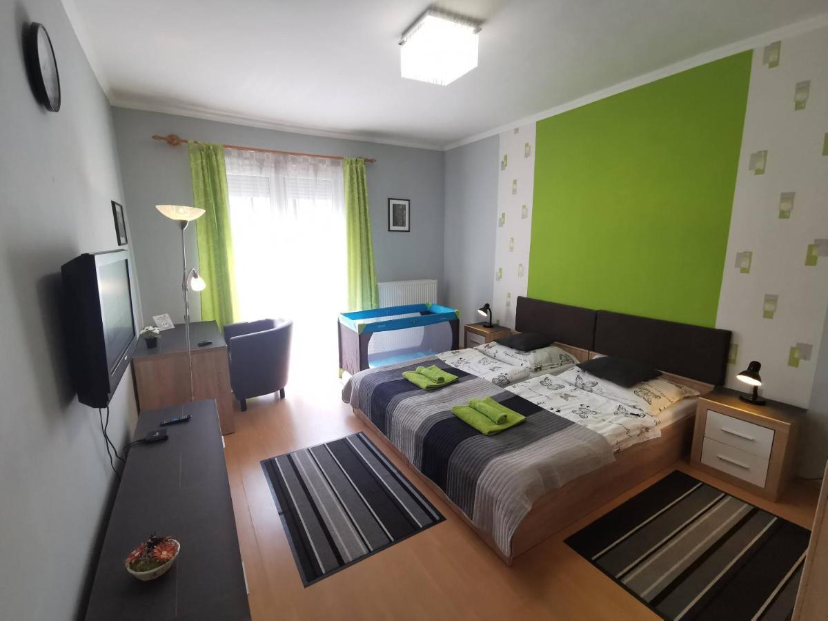 Smart Szallas Apartman Miskolc Ngoại thất bức ảnh