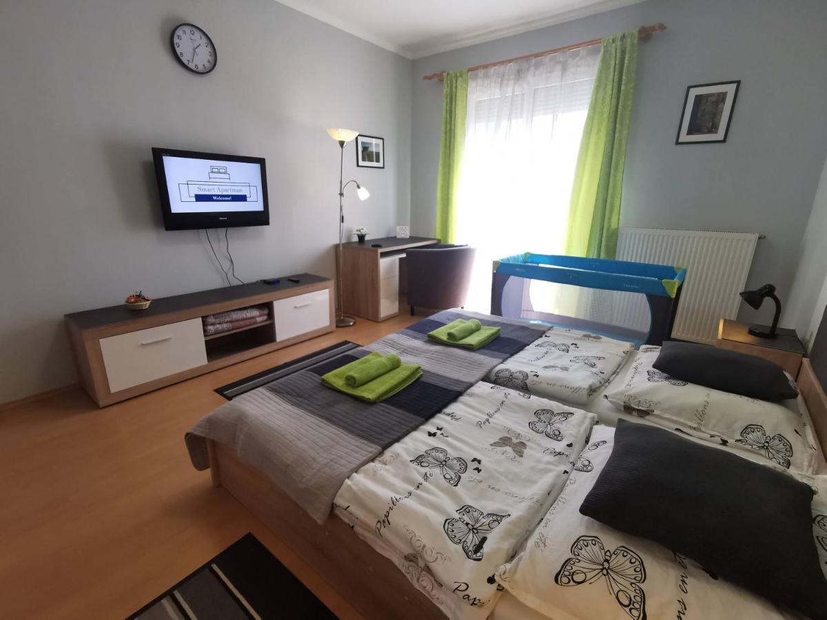 Smart Szallas Apartman Miskolc Ngoại thất bức ảnh