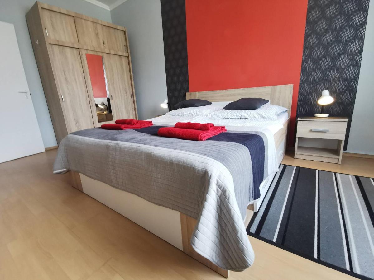 Smart Szallas Apartman Miskolc Ngoại thất bức ảnh