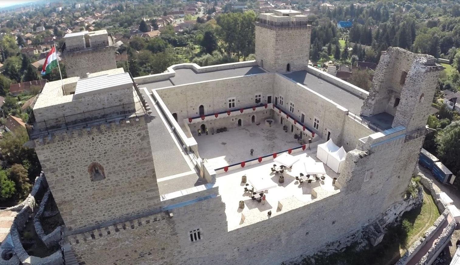 Smart Szallas Apartman Miskolc Ngoại thất bức ảnh