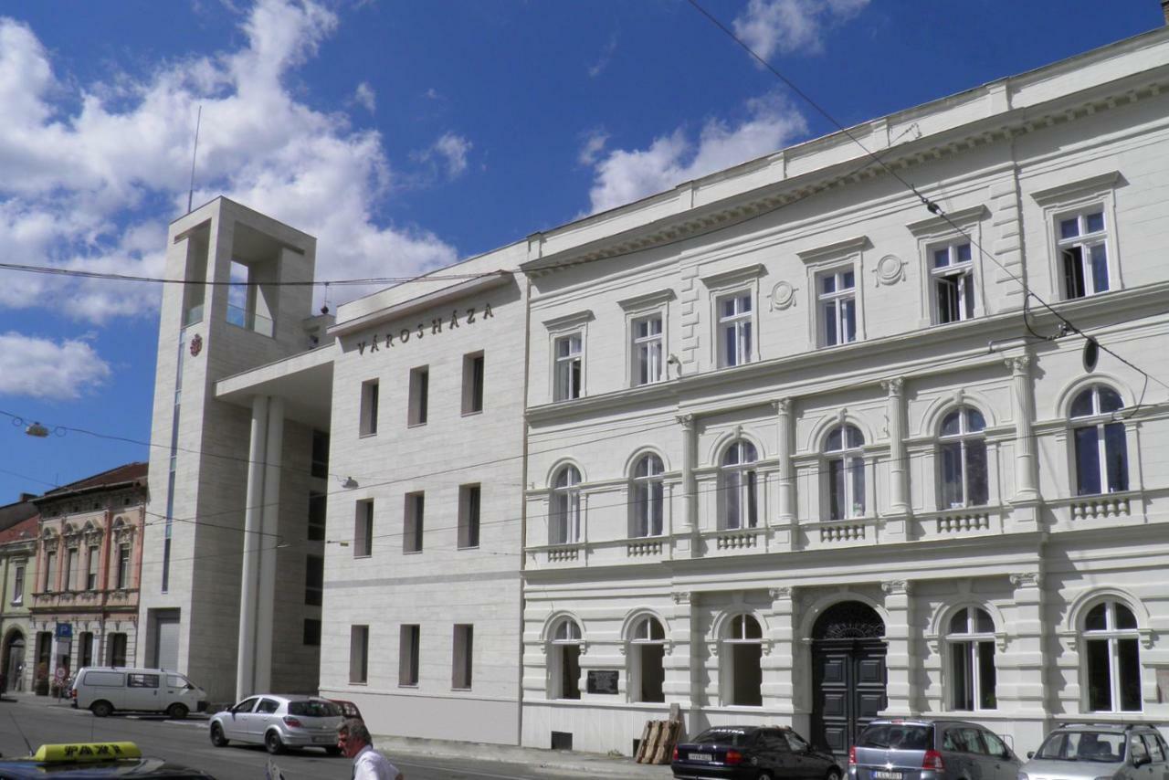 Smart Szallas Apartman Miskolc Ngoại thất bức ảnh